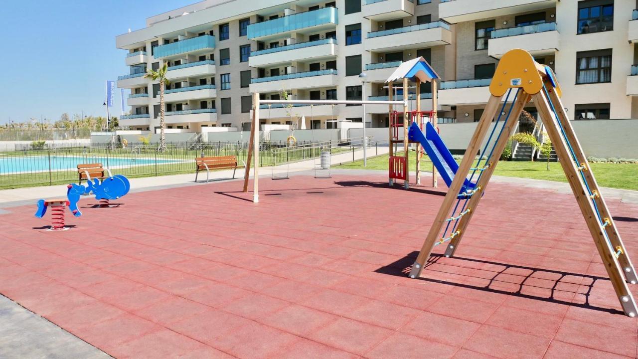 Playa Los Alamos, Descanso Y Ocio En Torremolinos Exterior foto
