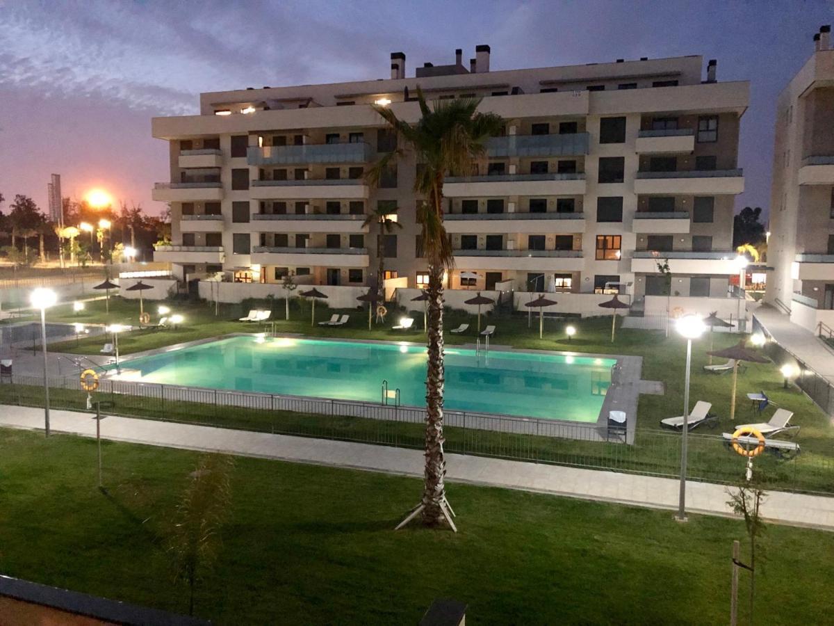 Playa Los Alamos, Descanso Y Ocio En Torremolinos Exterior foto